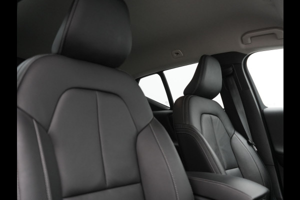 Volvo XC40 T5 Plus Dark PHEV 262pk Dealer O.H. | Adaptive Cruise | 360 Camera | Harman / Kardon | Lederen Sportstoelen Memory & Verwarmd | Keyless | Blis | Stuur Verwarmd | Apple Carplay | Navigatie | DAB | 19"L.M | Plug In Hybrid |
