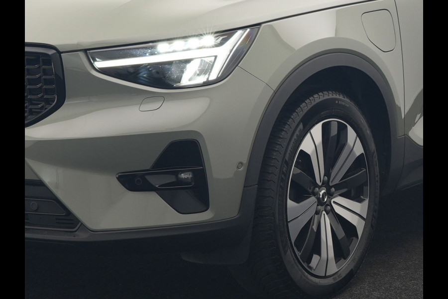 Volvo XC40 T5 Plus Dark PHEV 262pk Dealer O.H. | Adaptive Cruise | 360 Camera | Harman / Kardon | Lederen Sportstoelen Memory & Verwarmd | Keyless | Blis | Stuur Verwarmd | Apple Carplay | Navigatie | DAB | 19"L.M | Plug In Hybrid |