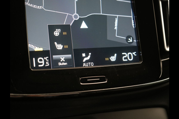Volvo XC40 T5 Plus Dark PHEV 262pk Dealer O.H. | Adaptive Cruise | 360 Camera | Harman / Kardon | Lederen Sportstoelen Memory & Verwarmd | Keyless | Blis | Stuur Verwarmd | Apple Carplay | Navigatie | DAB | 19"L.M | Plug In Hybrid |