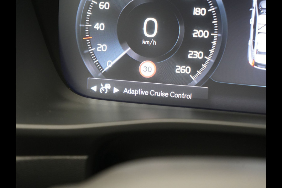 Volvo XC40 T5 Plus Dark PHEV 262pk Dealer O.H. | Adaptive Cruise | 360 Camera | Harman / Kardon | Lederen Sportstoelen Memory & Verwarmd | Keyless | Blis | Stuur Verwarmd | Apple Carplay | Navigatie | DAB | 19"L.M | Plug In Hybrid |