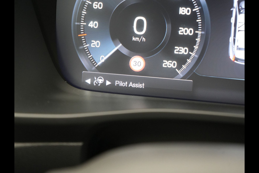 Volvo XC40 T5 Plus Dark PHEV 262pk Dealer O.H. | Adaptive Cruise | 360 Camera | Harman / Kardon | Lederen Sportstoelen Memory & Verwarmd | Keyless | Blis | Stuur Verwarmd | Apple Carplay | Navigatie | DAB | 19"L.M | Plug In Hybrid |