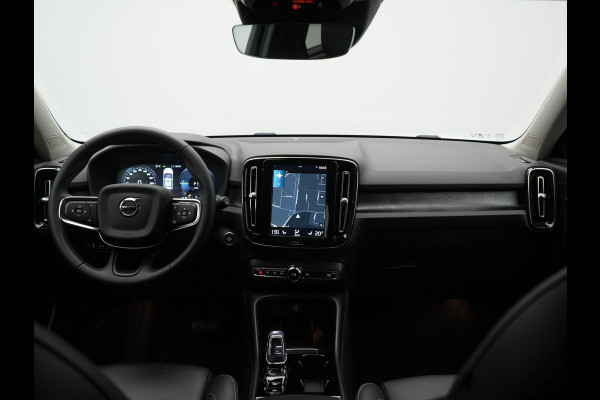 Volvo XC40 T5 Plus Dark PHEV 262pk Dealer O.H. | Adaptive Cruise | 360 Camera | Harman / Kardon | Lederen Sportstoelen Memory & Verwarmd | Keyless | Blis | Stuur Verwarmd | Apple Carplay | Navigatie | DAB | 19"L.M | Plug In Hybrid |