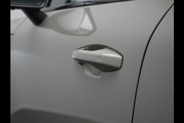 Volvo XC40 T5 Plus Dark PHEV 262pk Dealer O.H. | Adaptive Cruise | 360 Camera | Harman / Kardon | Lederen Sportstoelen Memory & Verwarmd | Keyless | Blis | Stuur Verwarmd | Apple Carplay | Navigatie | DAB | 19"L.M | Plug In Hybrid |