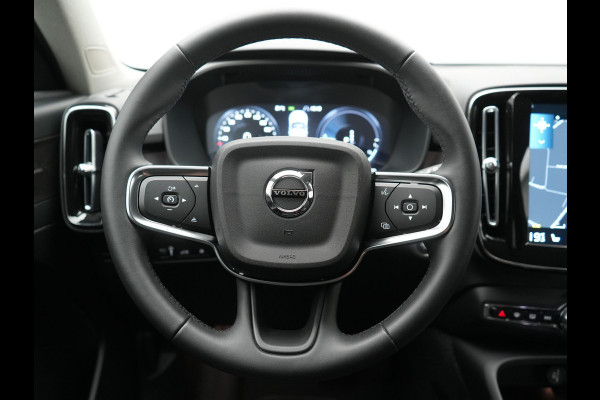 Volvo XC40 T5 Plus Dark PHEV 262pk Dealer O.H. | Adaptive Cruise | 360 Camera | Harman / Kardon | Lederen Sportstoelen Memory & Verwarmd | Keyless | Blis | Stuur Verwarmd | Apple Carplay | Navigatie | DAB | 19"L.M | Plug In Hybrid |