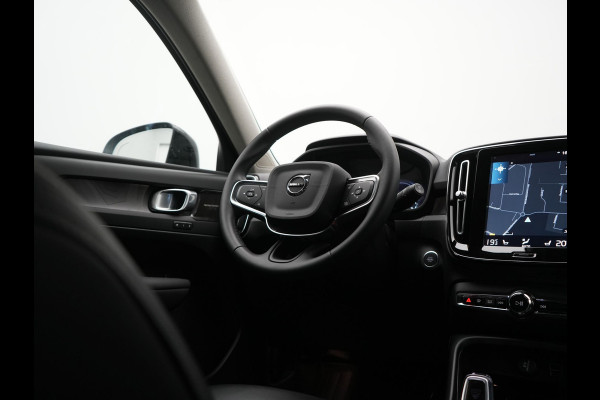 Volvo XC40 T5 Plus Dark PHEV 262pk Dealer O.H. | Adaptive Cruise | 360 Camera | Harman / Kardon | Lederen Sportstoelen Memory & Verwarmd | Keyless | Blis | Stuur Verwarmd | Apple Carplay | Navigatie | DAB | 19"L.M | Plug In Hybrid |