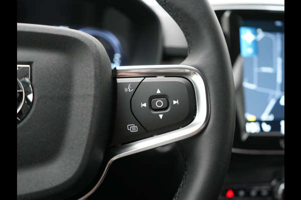 Volvo XC40 T5 Plus Dark PHEV 262pk Dealer O.H. | Adaptive Cruise | 360 Camera | Harman / Kardon | Lederen Sportstoelen Memory & Verwarmd | Keyless | Blis | Stuur Verwarmd | Apple Carplay | Navigatie | DAB | 19"L.M | Plug In Hybrid |