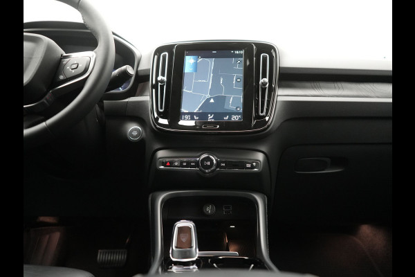 Volvo XC40 T5 Plus Dark PHEV 262pk Dealer O.H. | Adaptive Cruise | 360 Camera | Harman / Kardon | Lederen Sportstoelen Memory & Verwarmd | Keyless | Blis | Stuur Verwarmd | Apple Carplay | Navigatie | DAB | 19"L.M | Plug In Hybrid |