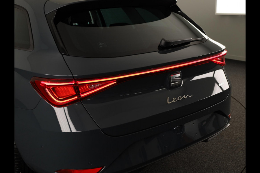 Seat Leon Sportstourer 1.5 TSI e-Hybrid Style Business Intense | Carplay (draadloos) | Navigatie | Adaptieve Cruise | Sensoren V+A + Achteruitrijcamera | Grootlicht Assistent