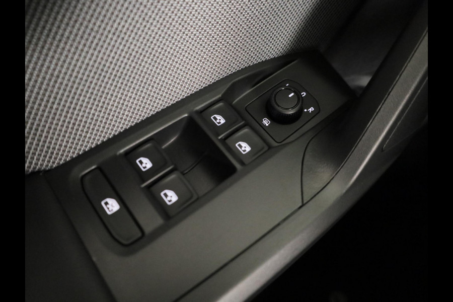 Seat Leon Sportstourer 1.5 TSI e-Hybrid Style Business Intense | Carplay (draadloos) | Navigatie | Adaptieve Cruise | Sensoren V+A + Achteruitrijcamera | Grootlicht Assistent