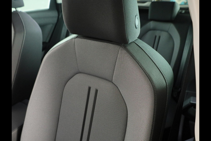 Seat Leon Sportstourer 1.5 TSI e-Hybrid Style Business Intense | Carplay (draadloos) | Navigatie | Adaptieve Cruise | Sensoren V+A + Achteruitrijcamera | Grootlicht Assistent