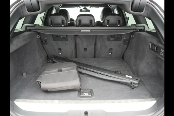 BMW 3 Serie Touring 330e M Sport PHEV 293pk Dealer O.H. Dravitgrau | Head Up | Camera | Laser LED | Sfeerverlichting | Lederen Sportstoelen & Stuur Verwarmd | Apple Carplay | Keyless | Blis | 19"L.M | Virtual | Navigatie | DAB | Plug In Hybrid |