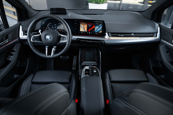 BMW 2 Serie Active Tourer 225e xDrive - M Sport | Panorama | 360 Camera | Stoelverwarming