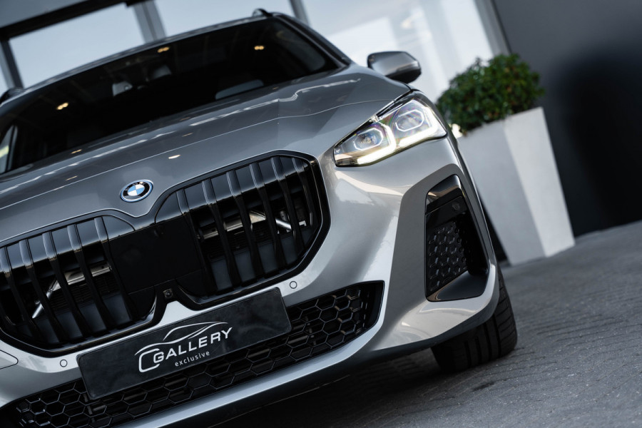 BMW 2 Serie Active Tourer 225e xDrive - M Sport | Panorama | 360 Camera | Stoelverwarming