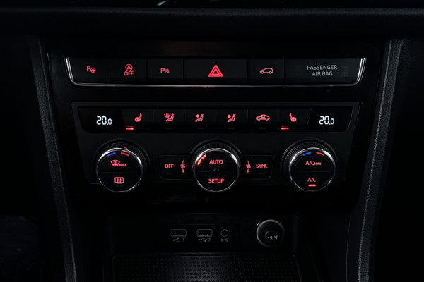 Seat Ateca 1.4 EcoTSI FR Business Intense (TREKHAAK, STOELVERWARMING, CRUISE CONTROL ADAPTIEF, NAVIGATIE, PARKEERSENSOREN)