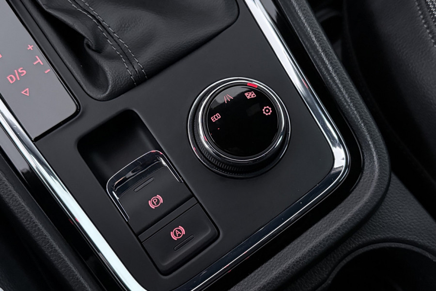 Seat Ateca 1.4 EcoTSI FR Business Intense (TREKHAAK, STOELVERWARMING, CRUISE CONTROL ADAPTIEF, NAVIGATIE, PARKEERSENSOREN)