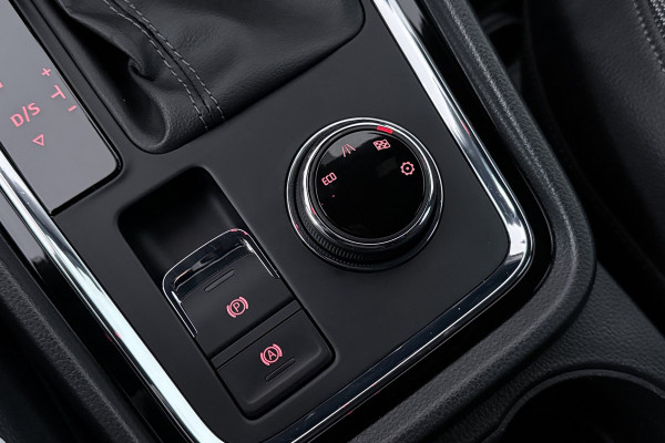 Seat Ateca 1.4 EcoTSI FR Business Intense (TREKHAAK, STOELVERWARMING, CRUISE CONTROL ADAPTIEF, NAVIGATIE, PARKEERSENSOREN)
