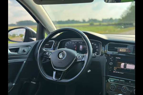 Volkswagen Golf Variant 1.0 TSI Highline Business R (VIRTUAL, CAMERA, ADAPTIVE, MASSAGE STL, PDC V+A, 1E EIG, GOED ONDH, NL-AUTO)