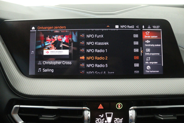 BMW 1-serie 118i High Executive (TREKHAAK, CAMERA, SFEERVERLICHTING, DEALER ONDERHOUDEN)