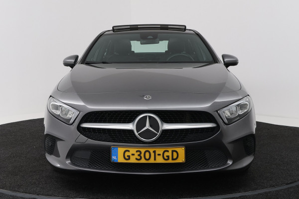 Mercedes-Benz A-Klasse 200 Business Solution (PANORAMADAK, STOELVERWARMING, CAMERA, CRUISE CONTROL, PARKEERSENSOREN)