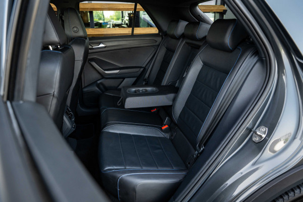 Volkswagen T-Roc 2.0 TSI 4Motion R - Panorama | Memory | IQ Light | ACC | Stuurverwarming