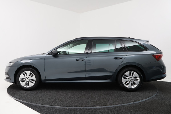 Škoda Octavia Combi 1.0 TSI Business Edition (SFEERVERLICHTING, DIGITALE COCKPIT, NAVIGATIE, SENSOREN)