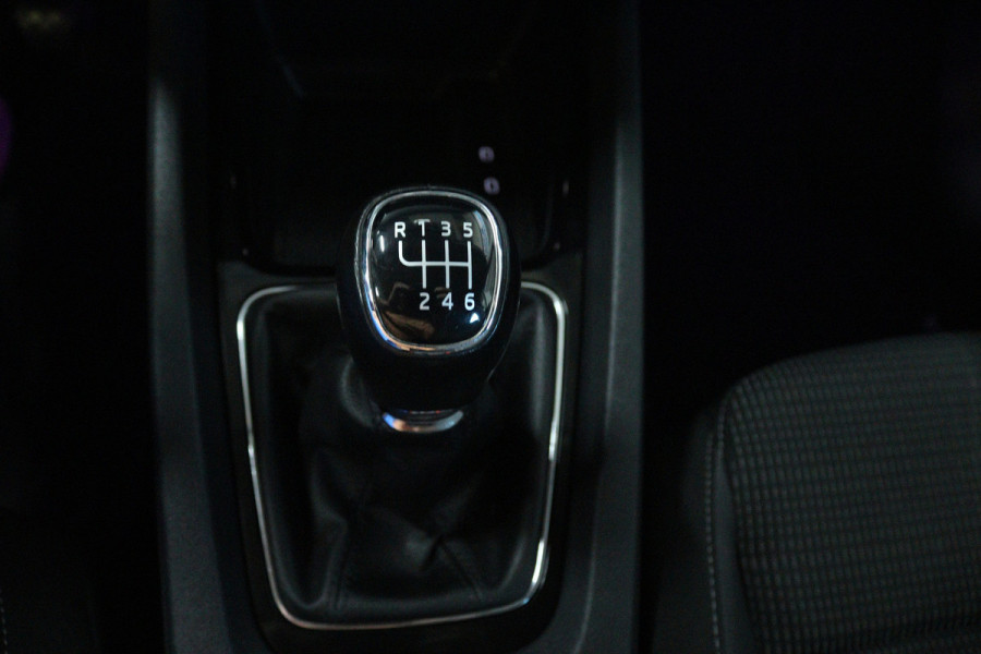 Škoda Octavia Combi 1.0 TSI Business Edition (SFEERVERLICHTING, DIGITALE COCKPIT, NAVIGATIE, SENSOREN)