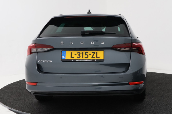 Škoda Octavia Combi 1.0 TSI Business Edition (SFEERVERLICHTING, DIGITALE COCKPIT, NAVIGATIE, SENSOREN)
