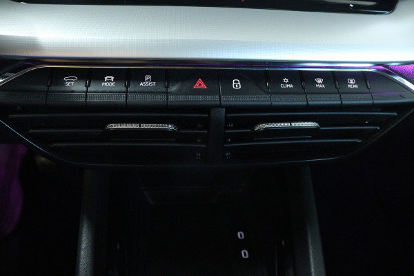 Škoda Octavia Combi 1.0 TSI Business Edition (SFEERVERLICHTING, DIGITALE COCKPIT, NAVIGATIE, SENSOREN)