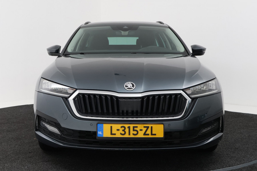 Škoda Octavia Combi 1.0 TSI Business Edition (SFEERVERLICHTING, DIGITALE COCKPIT, NAVIGATIE, SENSOREN)