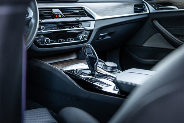 BMW 5 Serie Touring 530e Business Edition Plus - M Sport | Panorama | H&K | Laser | Keyless