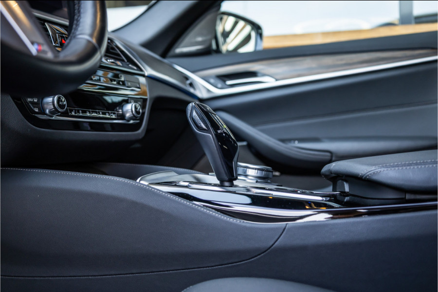 BMW 5 Serie Touring 530e Business Edition Plus - M Sport | Panorama | H&K | Laser | Keyless