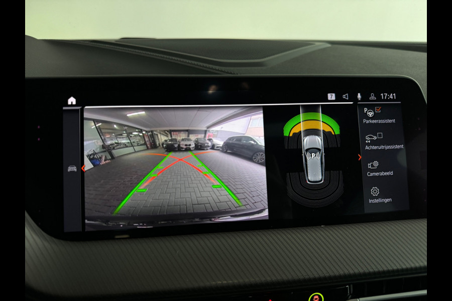 BMW 1-serie M135i xDrive High Executive Pano|Leer|HuD|HK|BTW