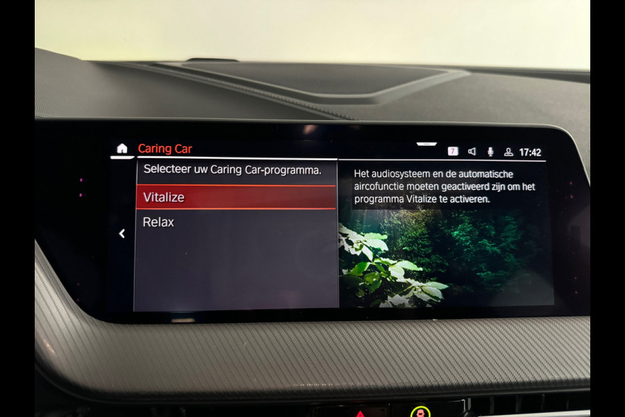 BMW 1-serie M135i xDrive High Executive Pano|Leer|HuD|HK|BTW