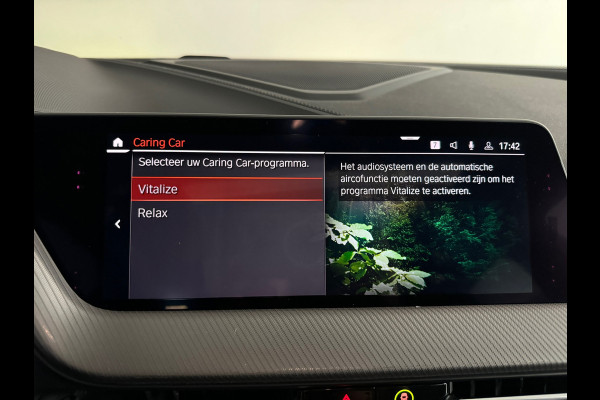 BMW 1-serie M135i xDrive High Executive Pano|Leer|HuD|HK|BTW