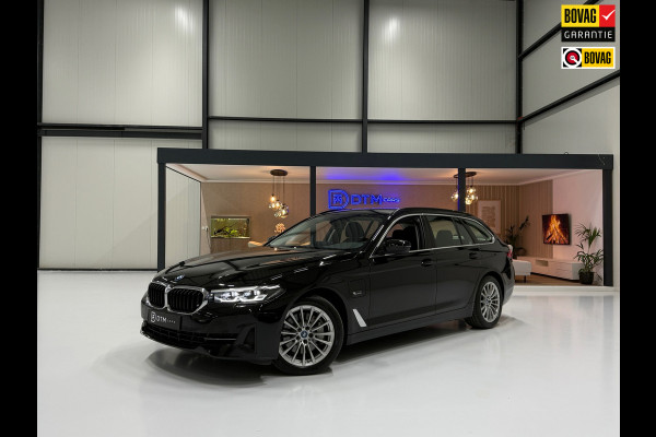 BMW 5 Serie Touring 520e | Plug-in Hybride | Elek. Trekhaak | Virtual Cockpit | LED