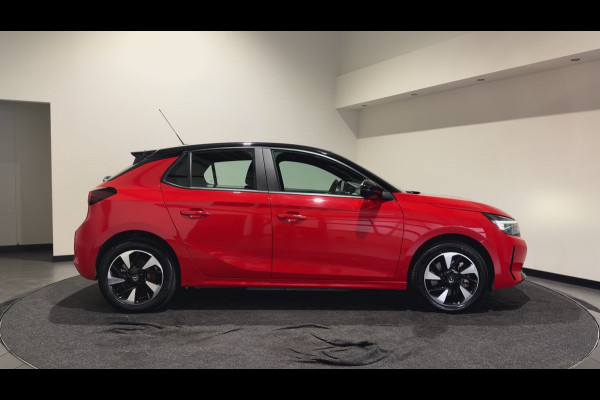 Opel Corsa Electric Yes 50 kWh | Carplay | Warmtepomp | 11 kW 3-fase | LMV 16'' | Bi-Color Dak | Soh (batterijcheck) Waarde 99,3 %