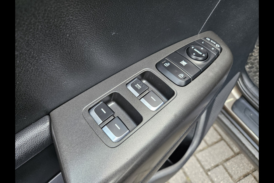 Kia Sportage 1.6 GDI Style Edition Trekhaak! Leer! Camera! NAP! Mooie/Nette Auto! Navigatie!