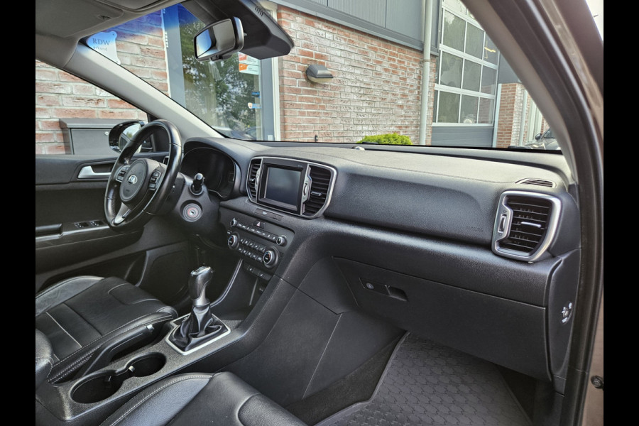 Kia Sportage 1.6 GDI Style Edition Trekhaak! Leer! Camera! NAP! Mooie/Nette Auto! Navigatie!