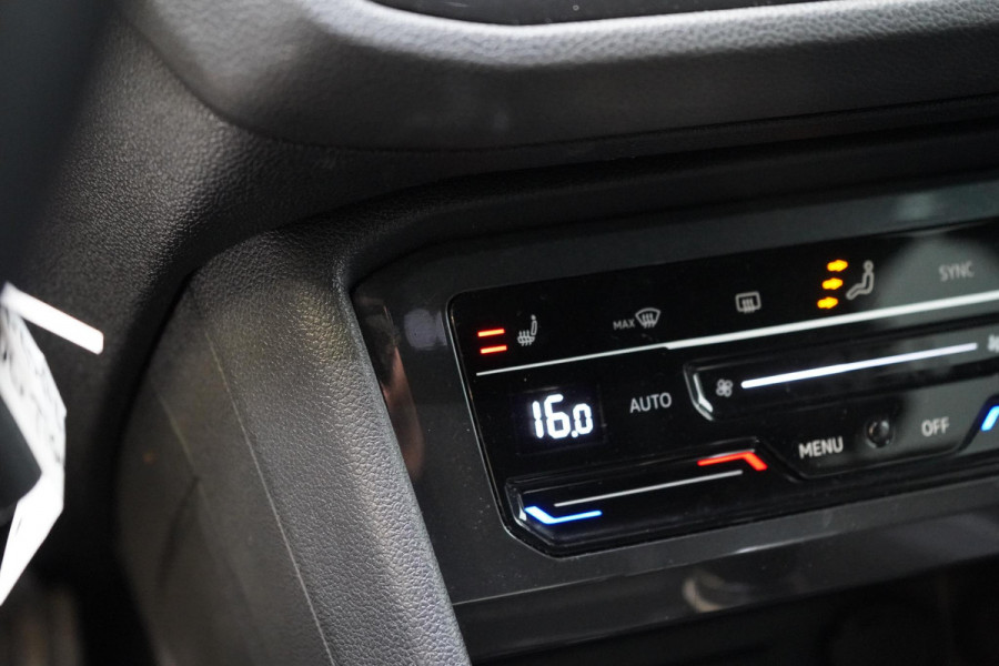 Volkswagen Tiguan 1.5 TSI 150pk R-Line | Carplay | Sfeerverlichting | Blind-Spot | Zwart optiek | Adaptive cruise