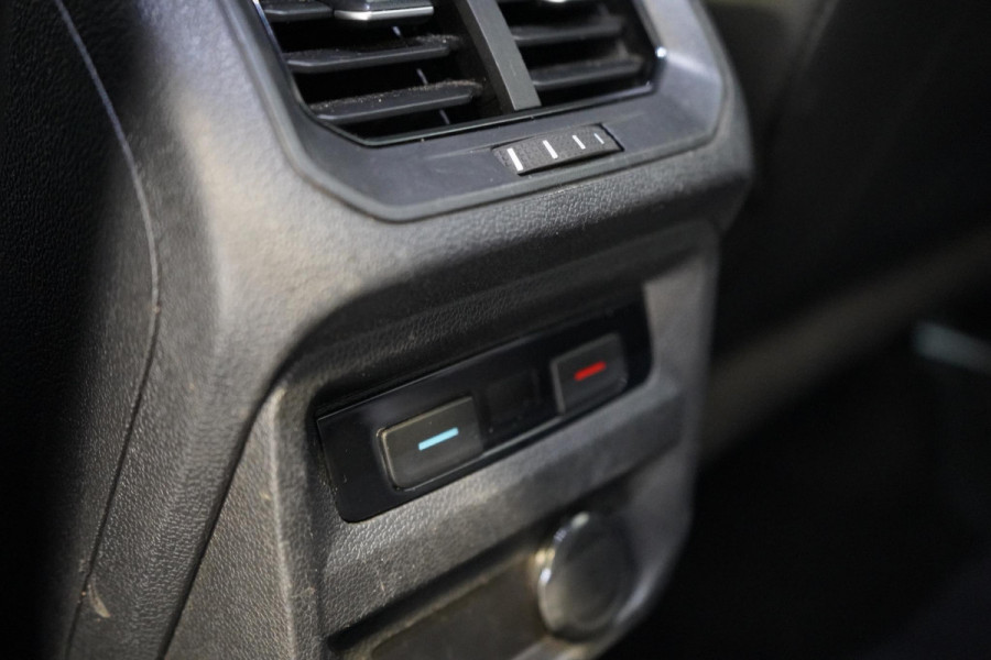 Volkswagen Tiguan 1.5 TSI 150pk R-Line | Carplay | Sfeerverlichting | Blind-Spot | Zwart optiek | Adaptive cruise