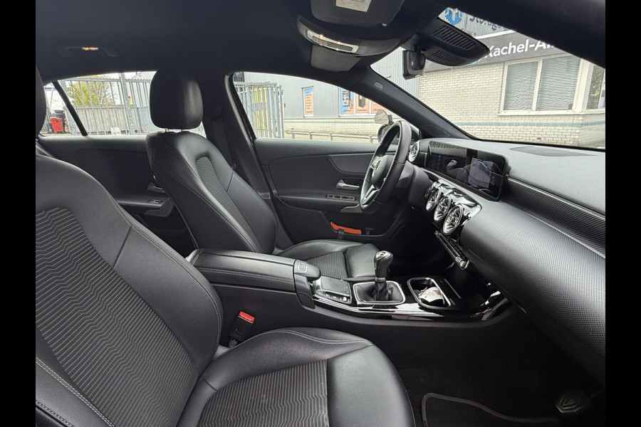 Mercedes-Benz A-Klasse 180d Advantage Edition | Sfeer Verlichting | Camera | Navi | Les-Auto