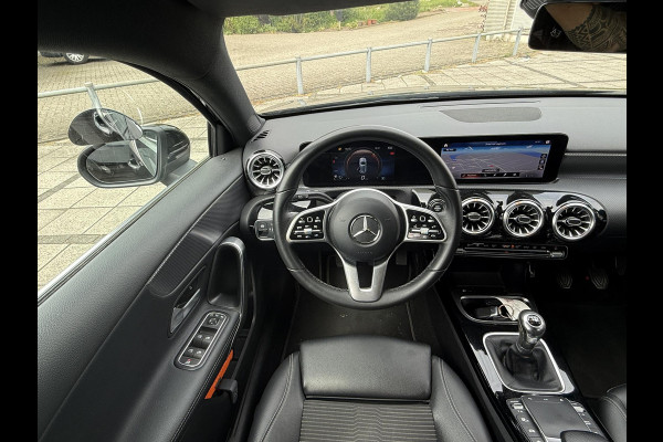 Mercedes-Benz A-Klasse 180d Advantage Edition | Sfeer Verlichting | Camera | Navi | Les-Auto