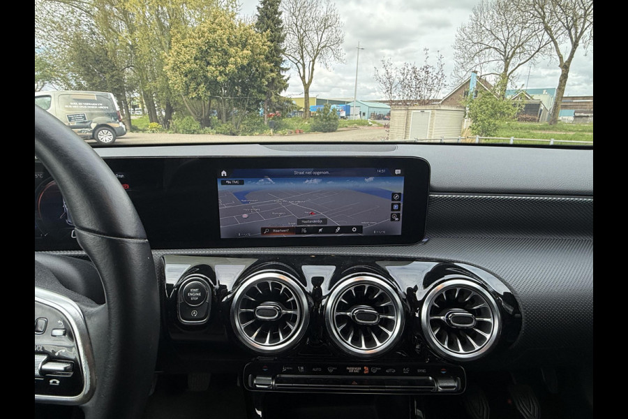 Mercedes-Benz A-Klasse 180d Advantage Edition | Sfeer Verlichting | Camera | Navi | Les-Auto