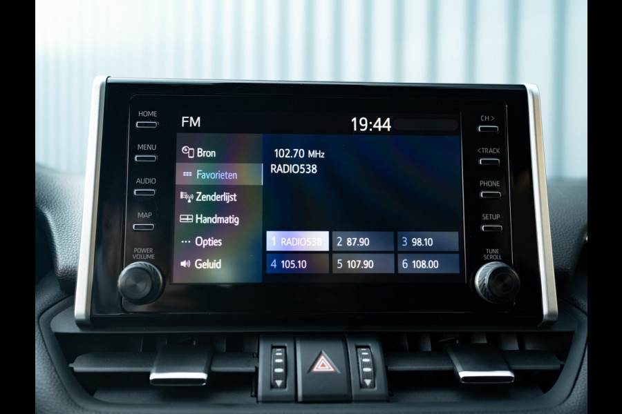 Toyota RAV4 2.5 Hybrid AWD Bi-Tone | Trekhaak afnb. | Elk. A-klep | Stuur & Stoel verw. | Prijs Rijklaar!!