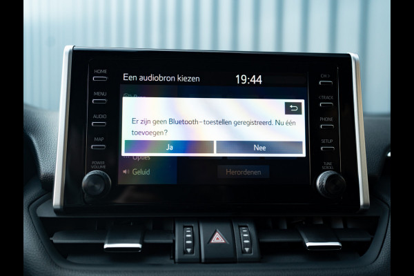 Toyota RAV4 2.5 Hybrid AWD Bi-Tone | Trekhaak afnb. | Elk. A-klep | Stuur & Stoel verw. | Prijs Rijklaar!!
