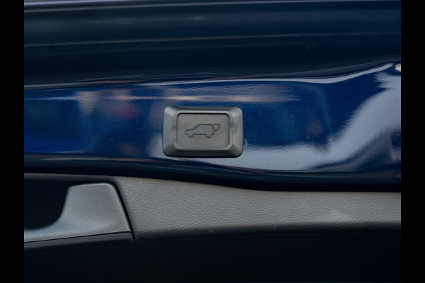 Toyota RAV4 2.5 Hybrid AWD Bi-Tone | Trekhaak afnb. | Elk. A-klep | Stuur & Stoel verw. | Prijs Rijklaar!!