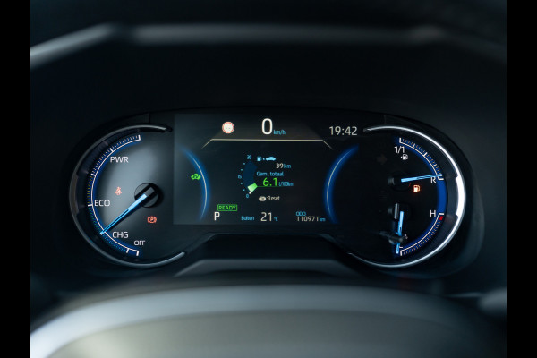Toyota RAV4 2.5 Hybrid AWD Bi-Tone | Trekhaak afnb. | Elk. A-klep | Stuur & Stoel verw. | Prijs Rijklaar!!