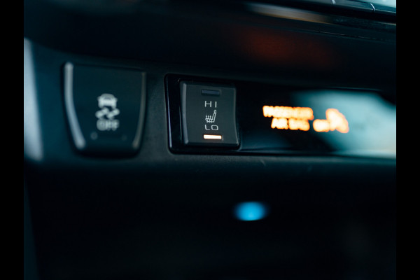 Toyota RAV4 2.5 Hybrid AWD Bi-Tone | Trekhaak afnb. | Elk. A-klep | Stuur & Stoel verw. | Prijs Rijklaar!!