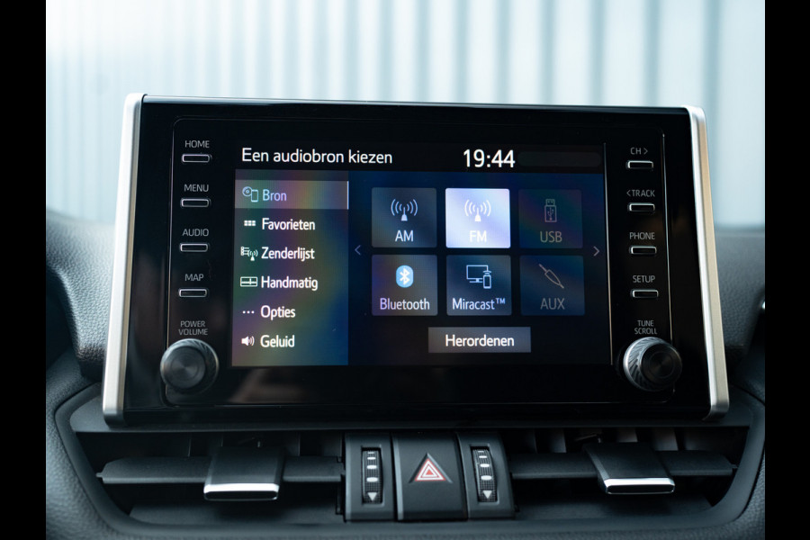 Toyota RAV4 2.5 Hybrid AWD Bi-Tone | Trekhaak afnb. | Elk. A-klep | Stuur & Stoel verw. | Prijs Rijklaar!!