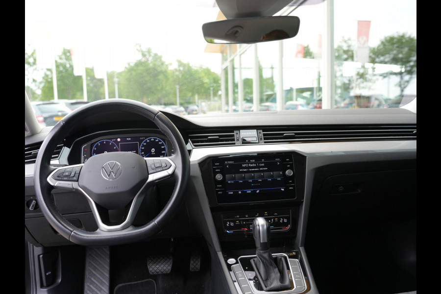 Volkswagen Passat Variant 1.5 TSI Business Cruise control adaptief | dodehoekdetectie | Verwarmde voorruit |